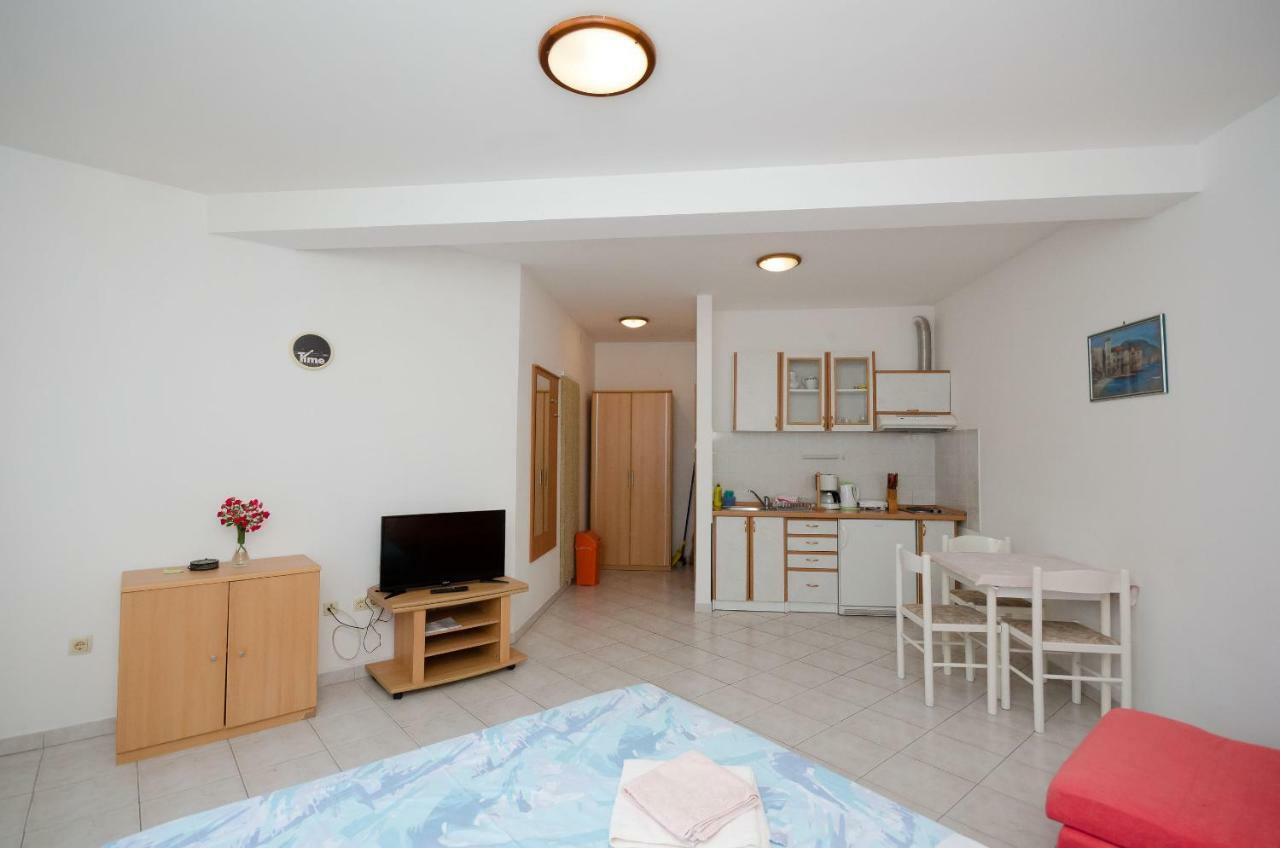 Apartments Branimir 노비비노돌스키 외부 사진